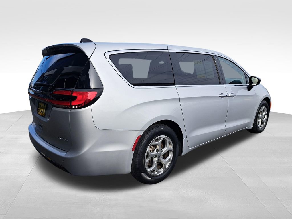 Used 2024 Chrysler Pacifica Limited FWD image 6