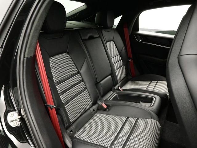 Certified 2024 Porsche Cayenne Coupe AWD/4WD image 17