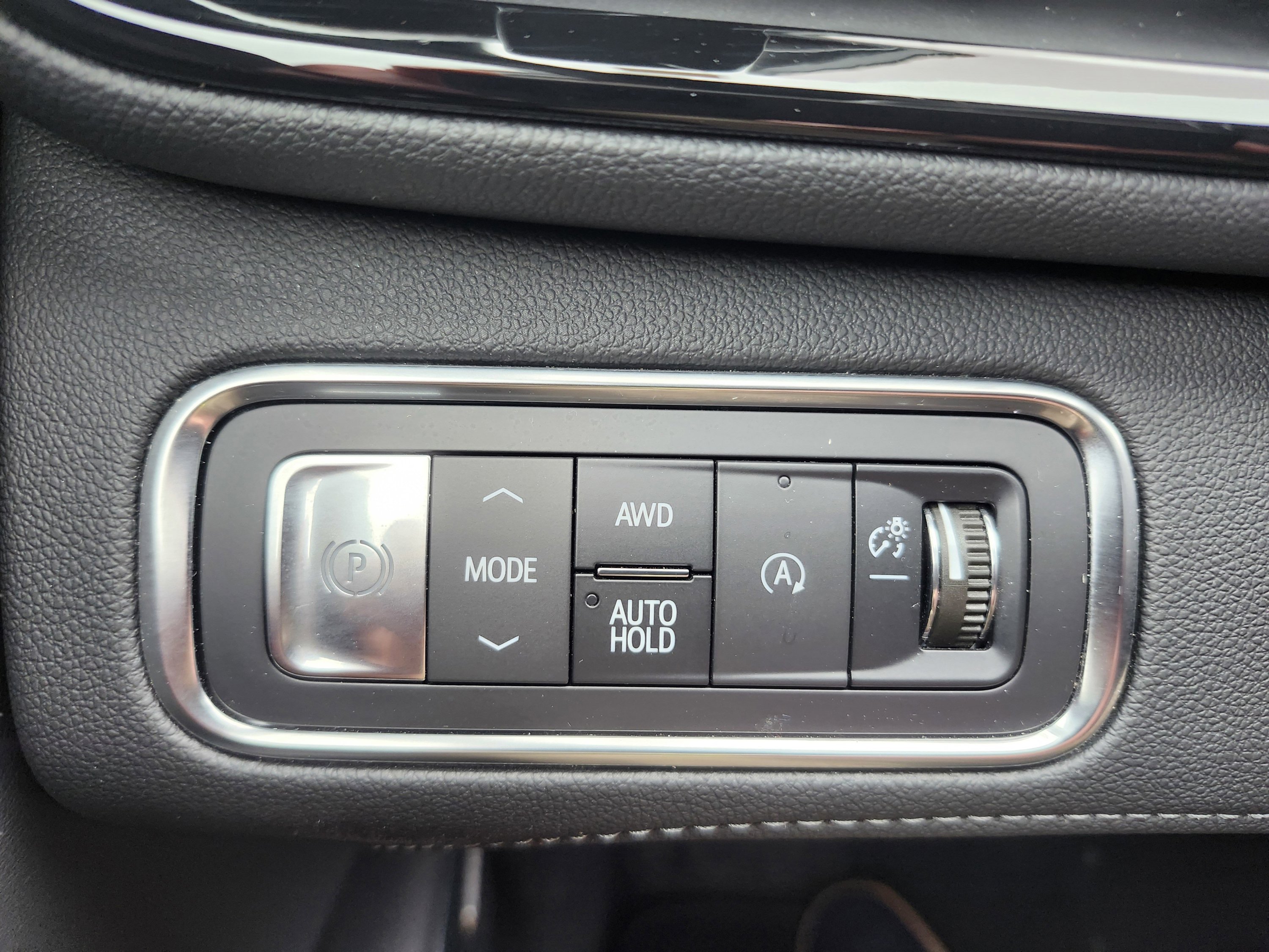 Used 2025 Buick Enclave Sport Touring image 16