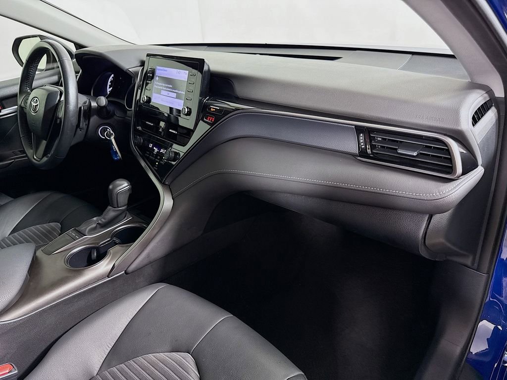 Used 2024 Toyota Camry SE image 25