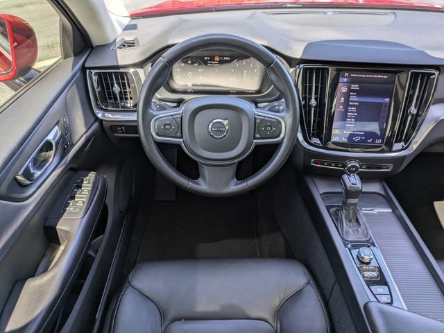 Used 2020 Volvo S60 T6 Momentum image 15