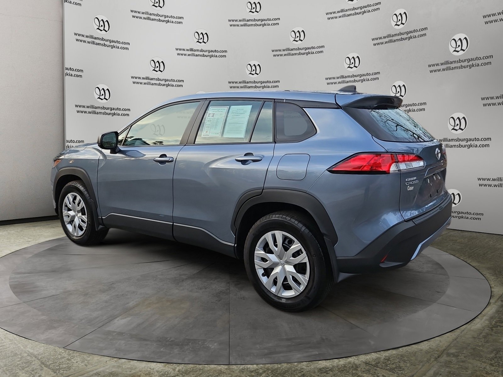 Used 2023 Toyota Corolla Cross L image 3