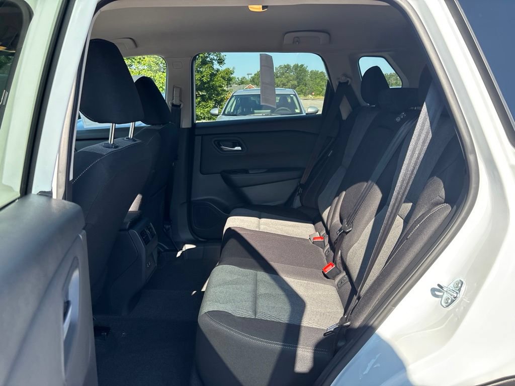 New 2026 Nissan Rogue SV w/ Cold Weather Package AWD/4WD image 13