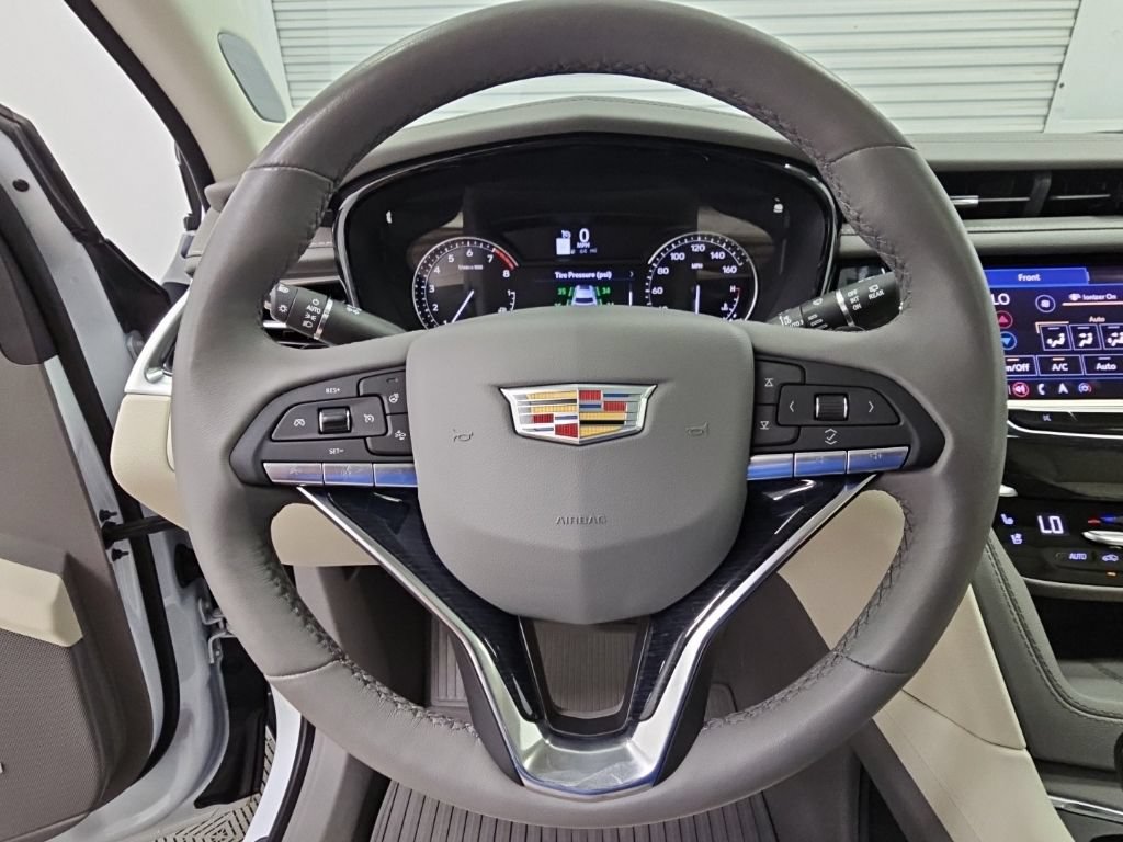 Used 2024 Cadillac XT6 Premium Luxury AWD/4WD image 27