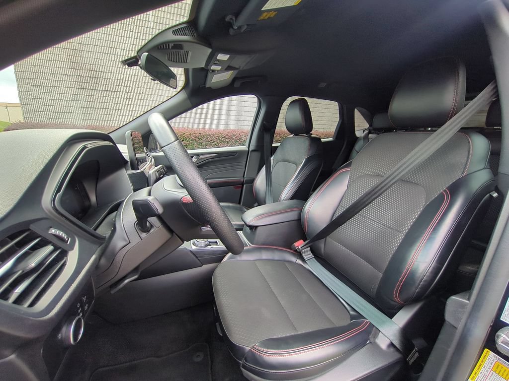 Used 2025 Ford Escape ST-Line FWD image 24