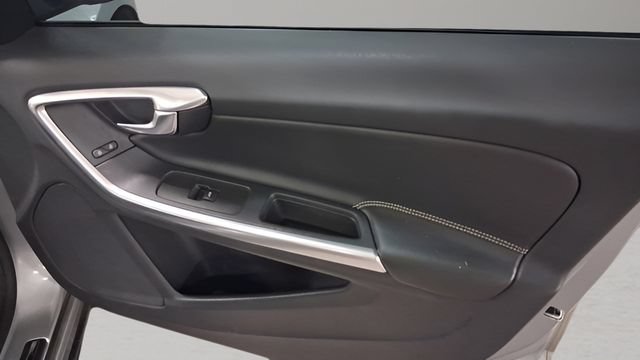 Used 2018 Volvo V60 T5 Dynamic w/ Vision Package FWD image 18