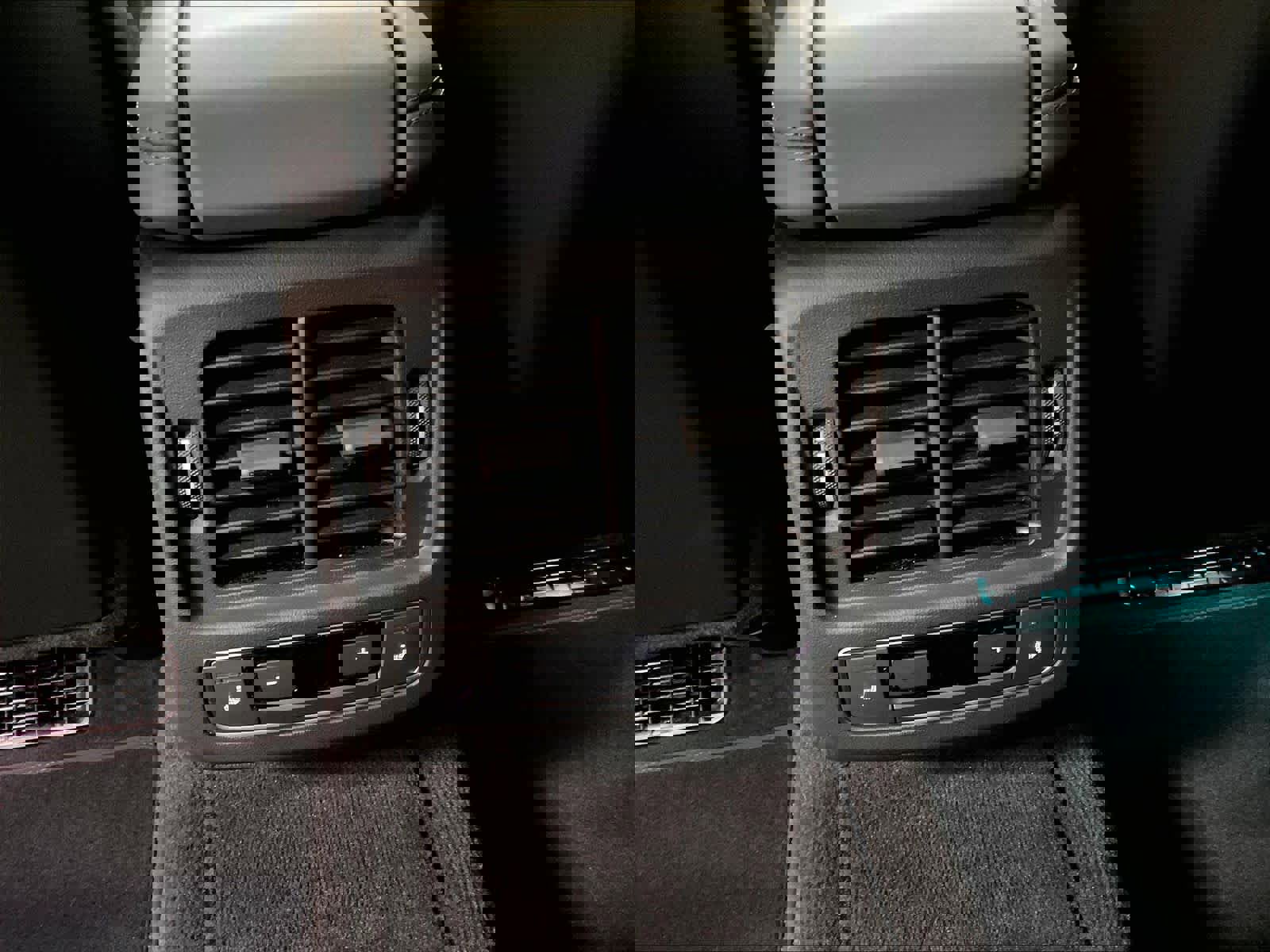 Used 2024 Audi e-tron GT Prestige image 35