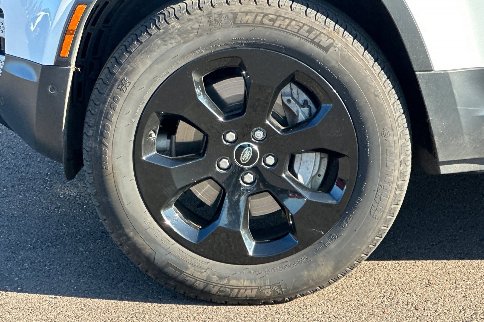 Used 2020 Land Rover Defender 110 HSE image 24