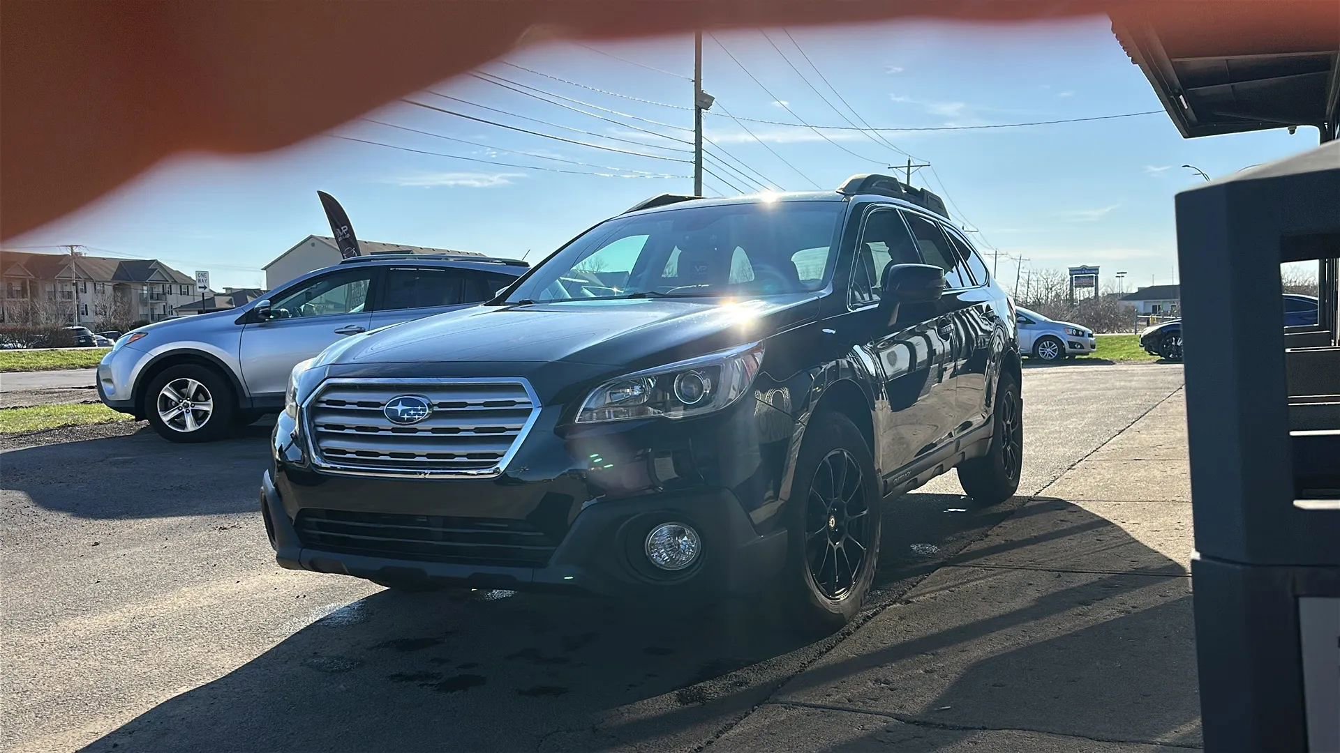Used 2017 Subaru Outback 2.5i Premium image 3