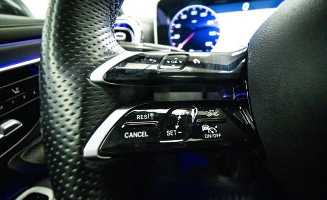 Used 2025 Mercedes-Benz CLE 300 4MATIC Coupe image 18