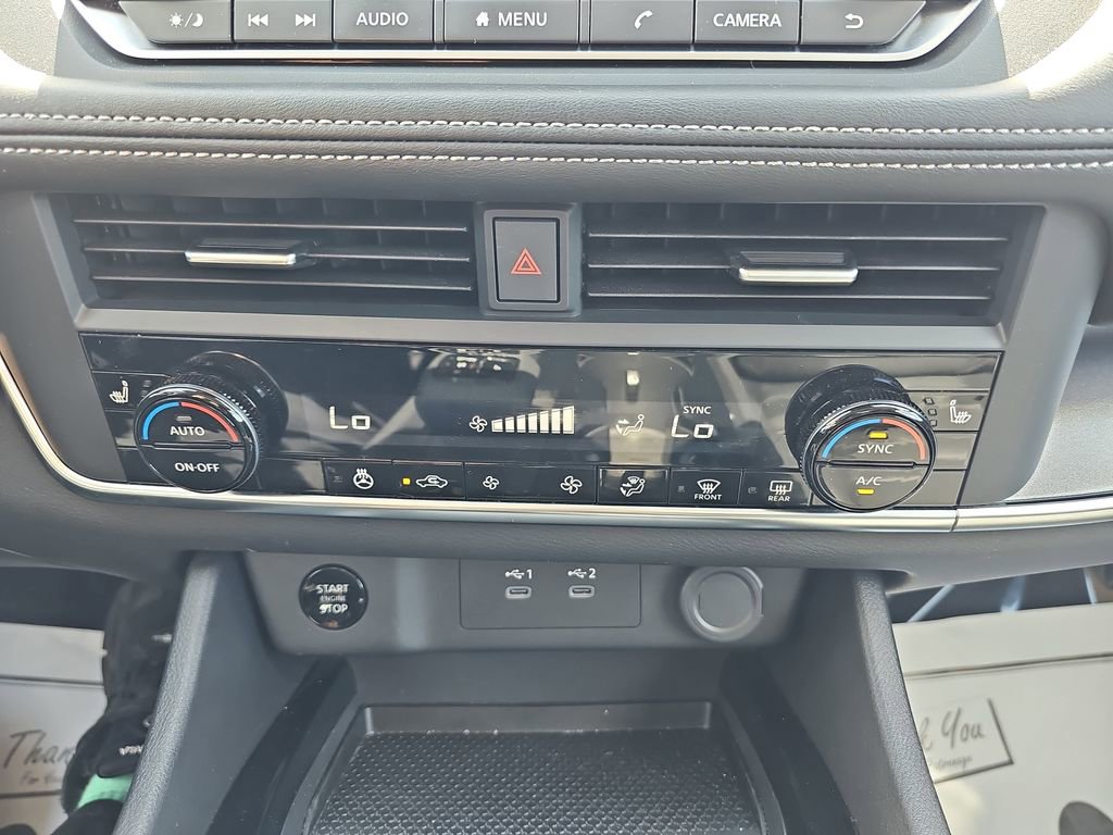 Used 2025 Nissan Rogue SV w/ SV Premium Package image 27