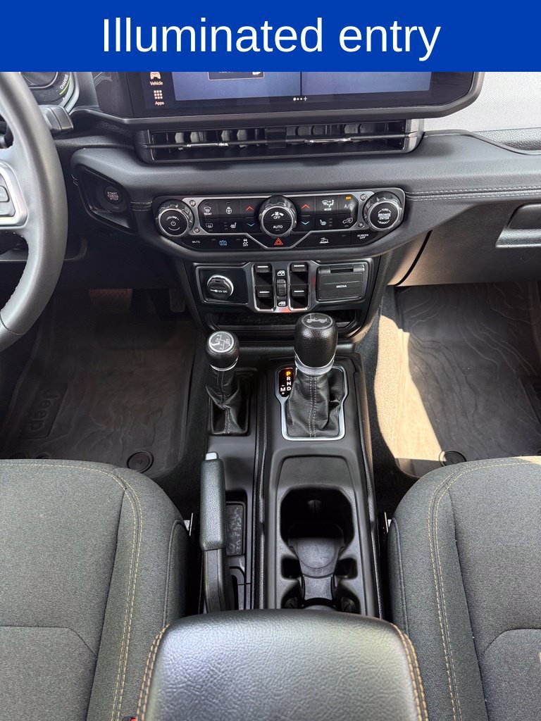 Used 2024 Jeep Wrangler Unlimited Sahara AWD/4WD image 20