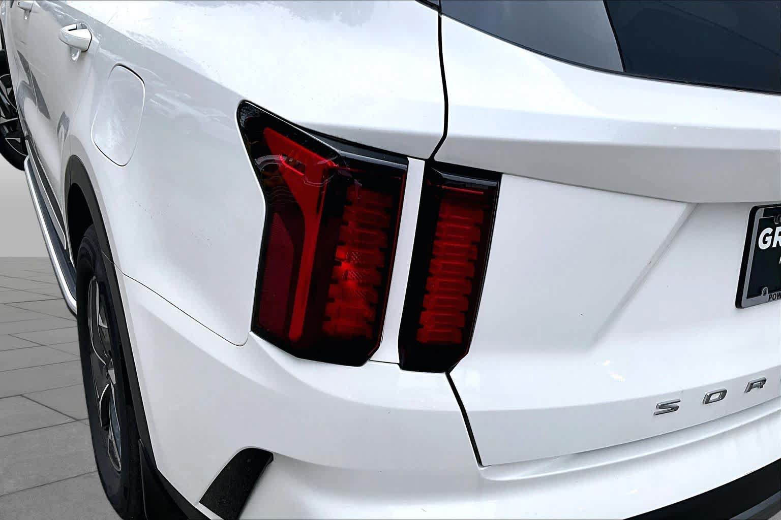 Used 2021 Kia Sorento EX FWD image 27