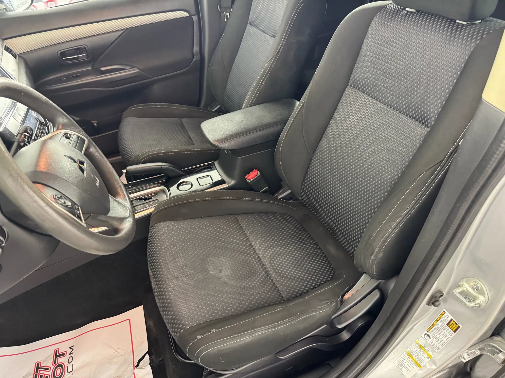 Used 2018 Mitsubishi Outlander ES image 34