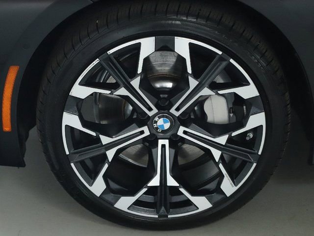 Used 2025 BMW 330i xDrive Sedan AWD/4WD image 41