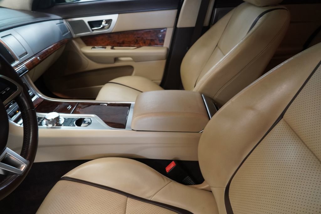 Used 2012 Jaguar XF Portfolio image 8