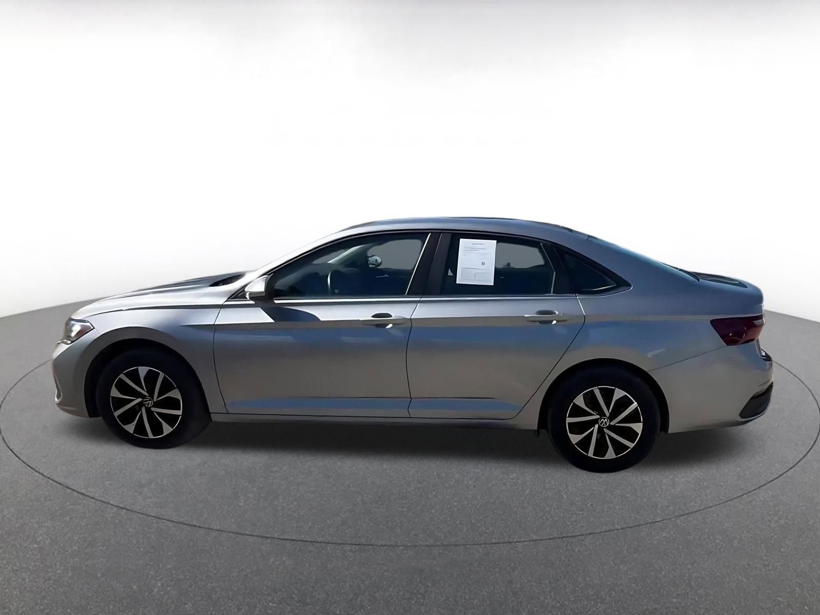 Used 2024 Volkswagen Jetta S image 9