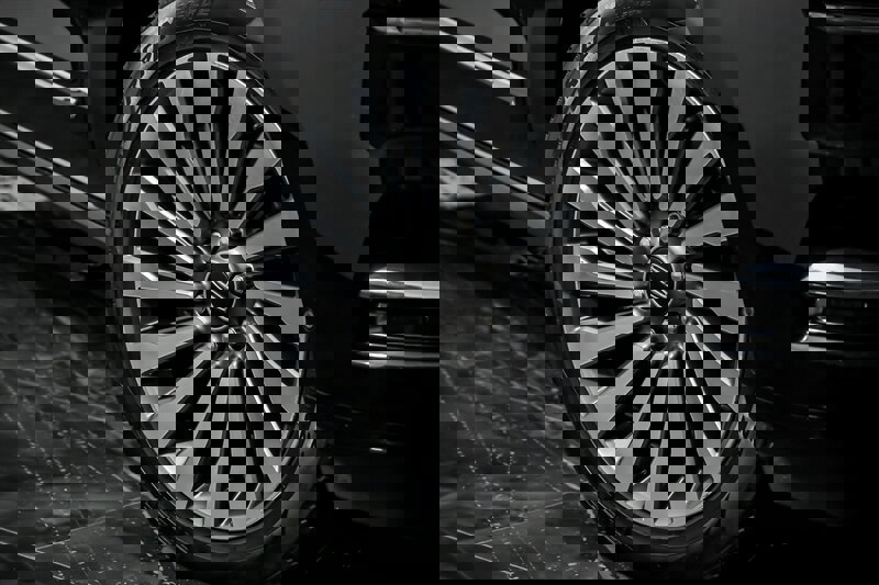 Used 2019 Lincoln Navigator Reserve image 3