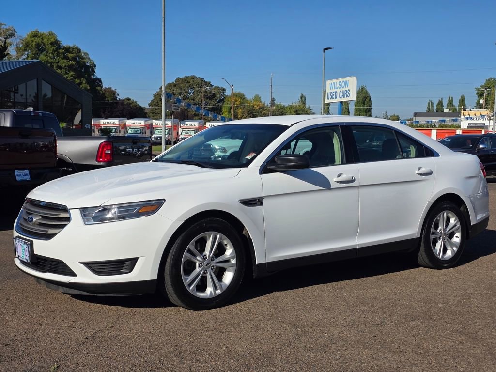 Used 2016 Ford Taurus SE image 1