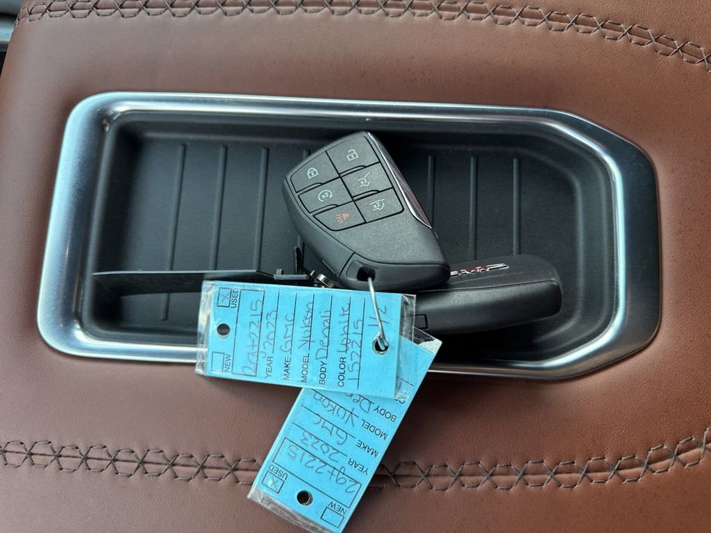 Used 2023 GMC Yukon Denali Ultimate image 40