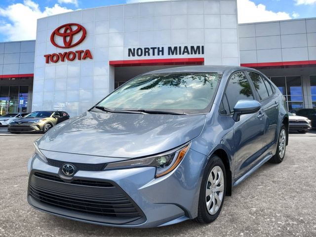 Used 2026 Toyota Corolla LE FWD image 2