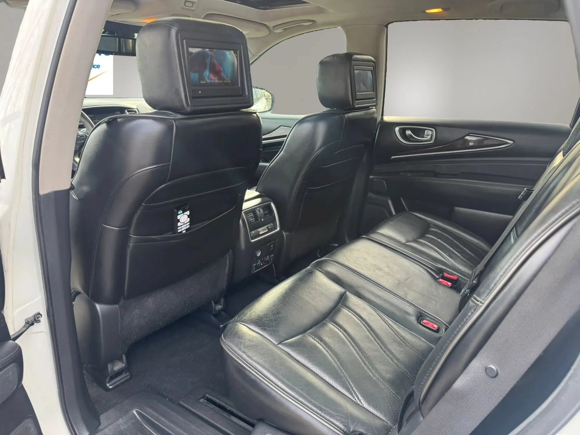 Used 2013 INFINITI JX35 AWD w/ Premium Pkg image 20
