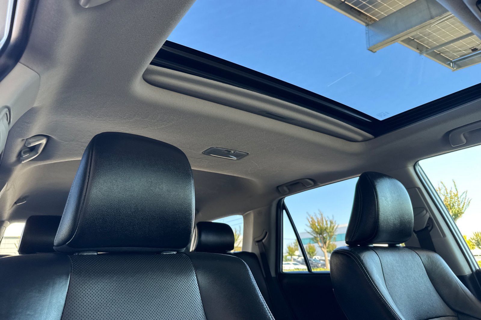 Used 2014 Toyota 4Runner Limited AWD/4WD image 17