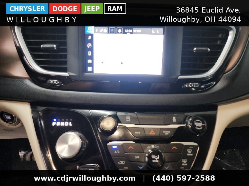 Used 2023 Chrysler Voyager LX FWD image 21