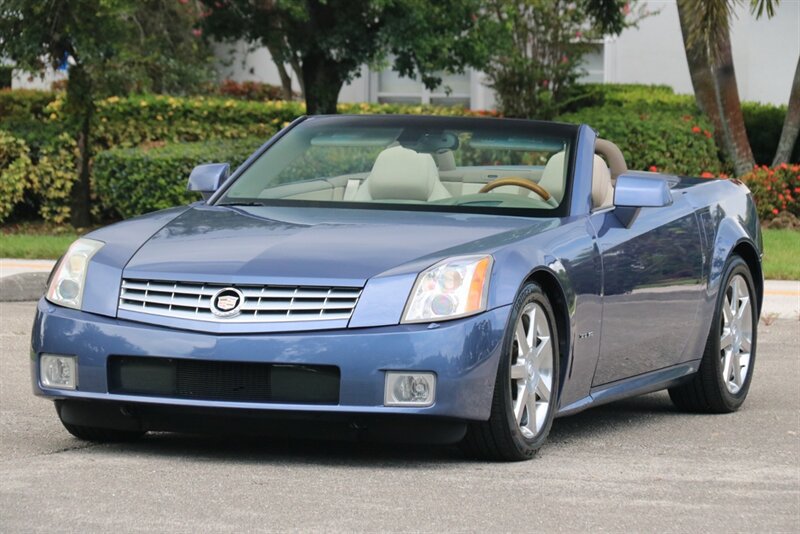 Used 2005 Cadillac XLR RWD image 11