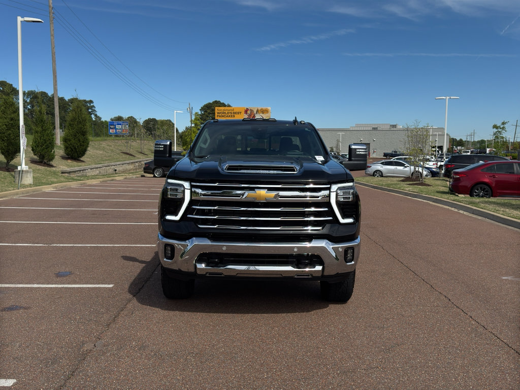 Used 2024 Chevrolet Silverado 2500 LTZ w/ LTZ Plus Package image 2