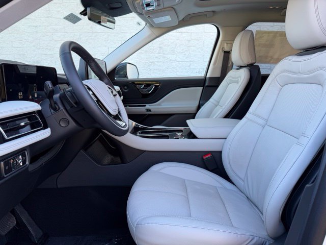 New 2027 Lincoln Aviator Reserve AWD/4WD image 2
