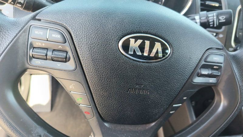 Used 2018 Kia Forte LX image 14