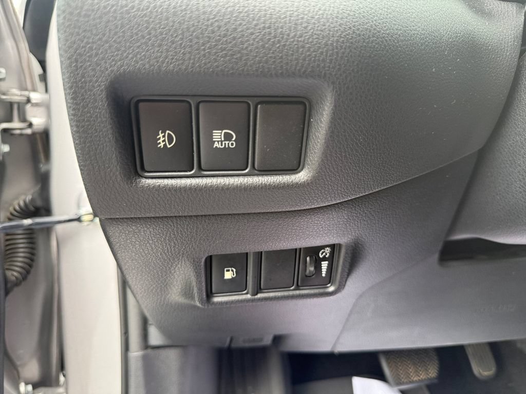 Used 2018 Toyota C-HR XLE FWD image 26