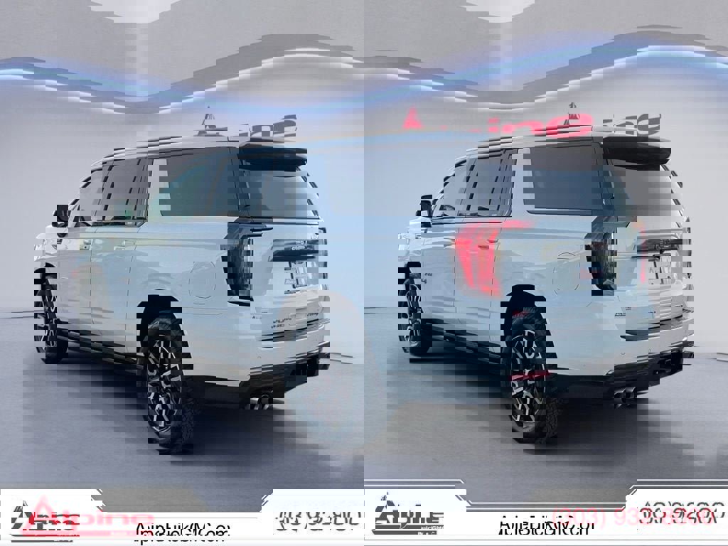 Used 2023 GMC Yukon XL AT4 w/ AT4 Premium Plus Package image 3