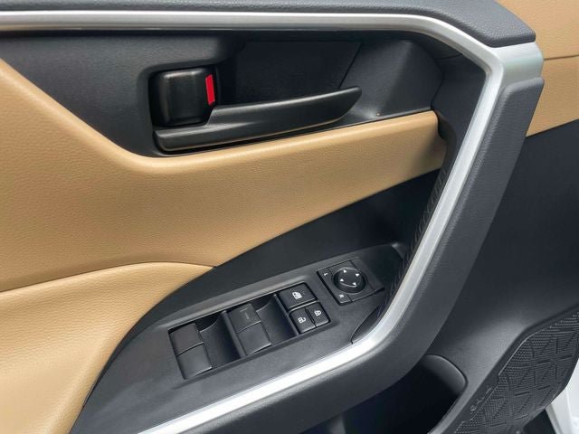 Certified 2023 Toyota RAV4 LE AWD/4WD image 19