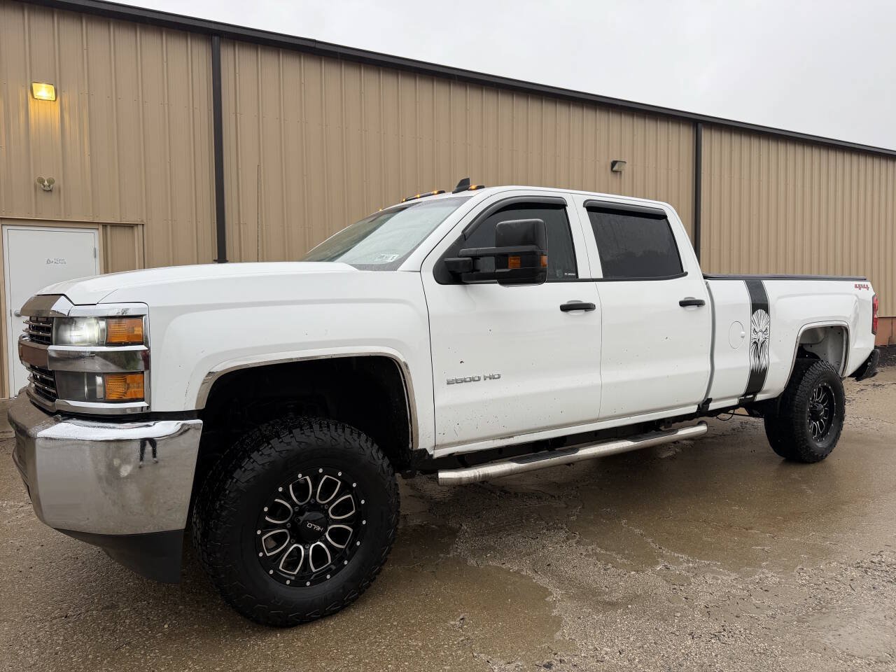 Used 2018 Chevrolet Silverado 2500 W/T w/ WT Convenience Package AWD/4WD image 2