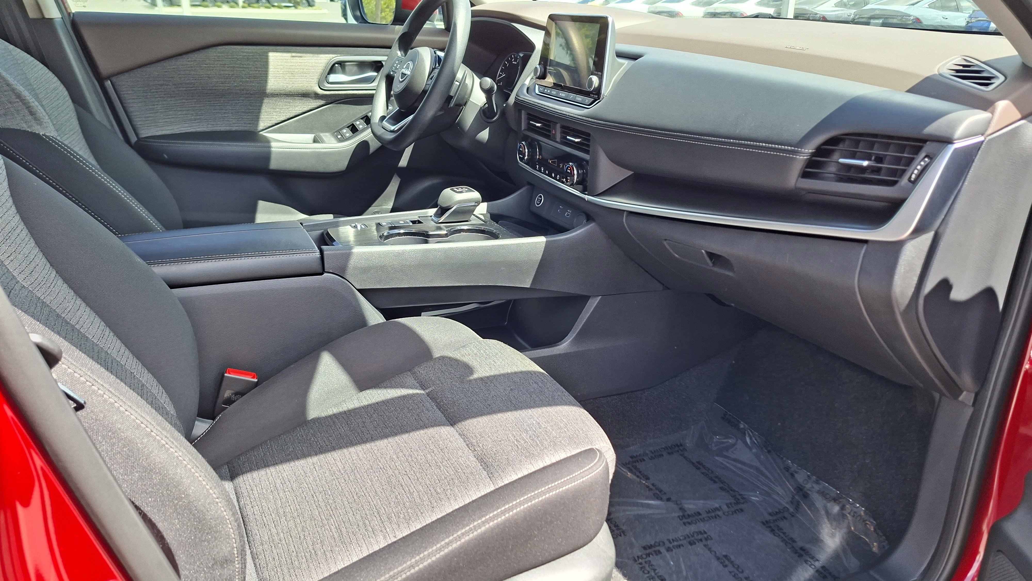 Used 2023 Nissan Rogue SV image 23