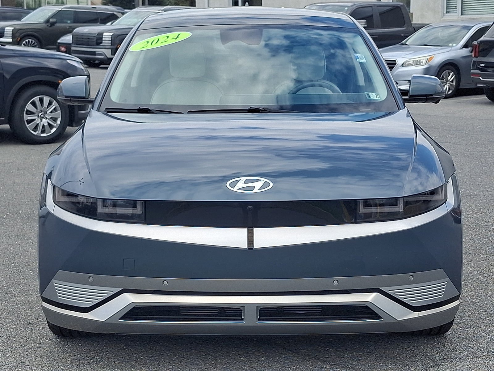 Used 2024 Hyundai Ioniq 5 Limited AWD/4WD image 2