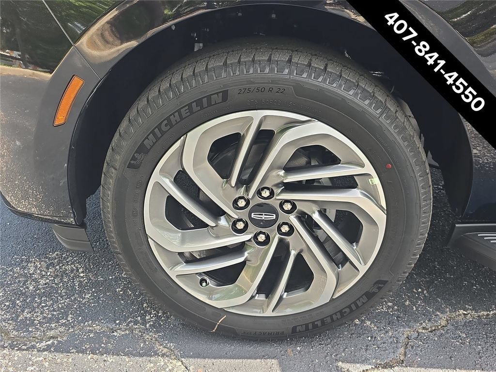 New 2027 Lincoln Navigator Premiere RWD image 8
