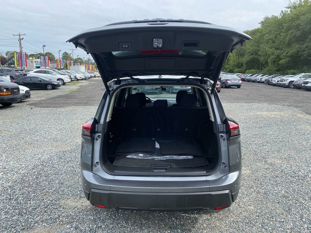 Used 2024 Nissan Rogue SV image 24