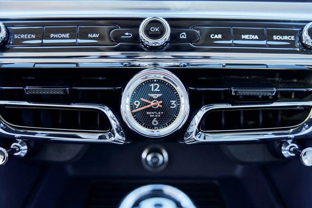 Used 2024 Bentley Flying Spur V8 AWD/4WD image 69