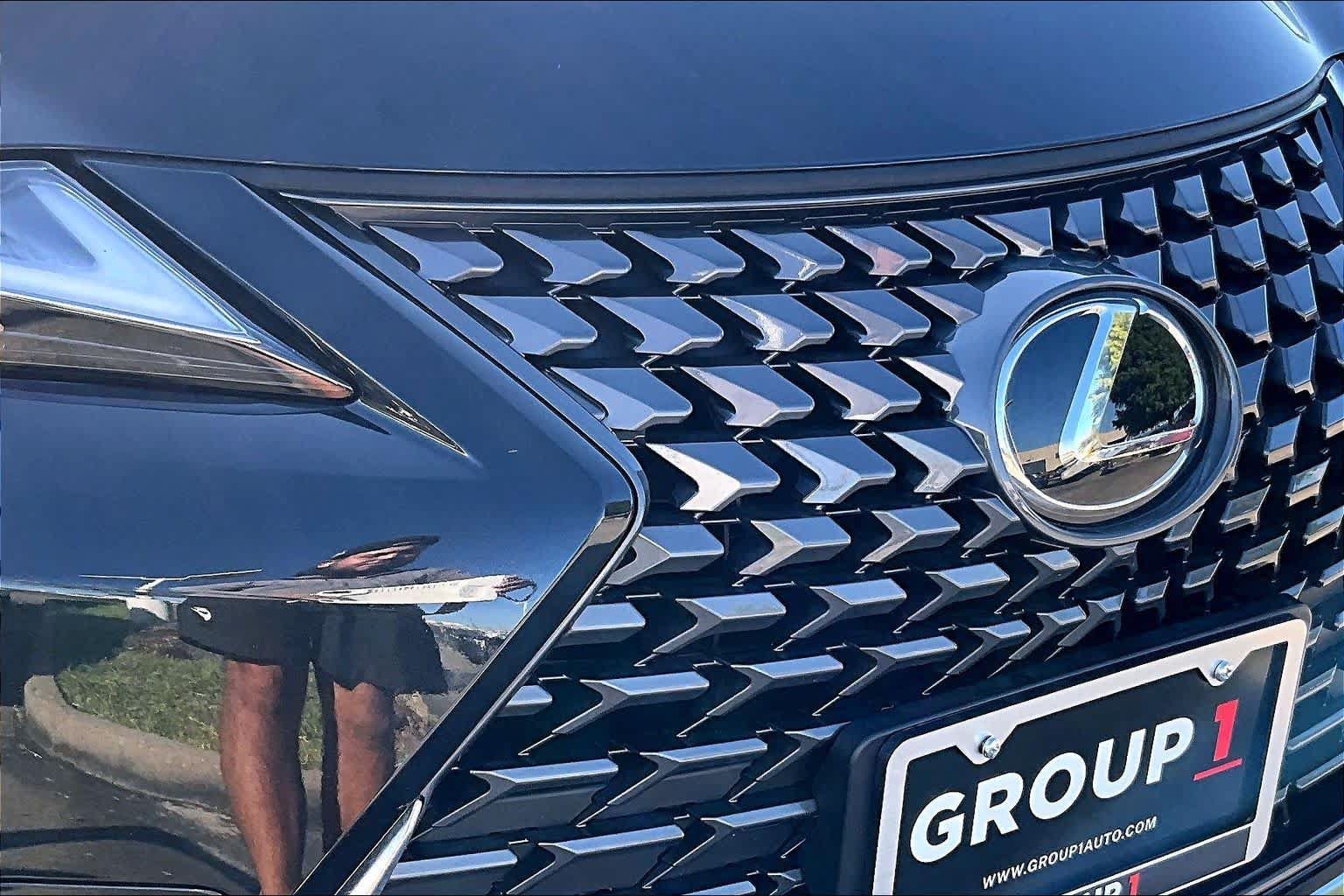 Certified 2025 Lexus UX 300h FWD w/ Accessory Package (Z1) image 27
