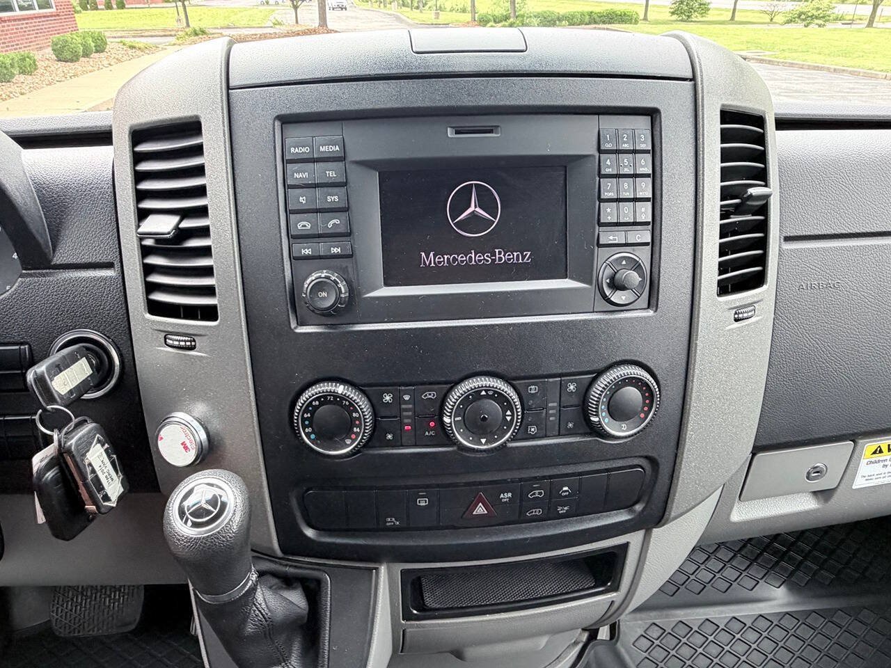 Used 2014 Mercedes-Benz Sprinter 2500 image 16