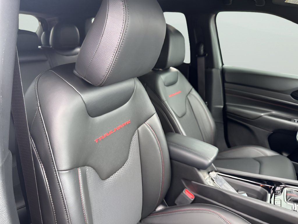 New 2026 Jeep Compass Trailhawk AWD/4WD image 33