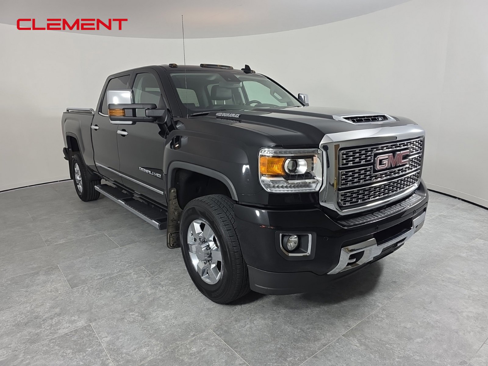Used 2019 GMC Sierra 3500 Denali w/ Duramax Plus Package image 3