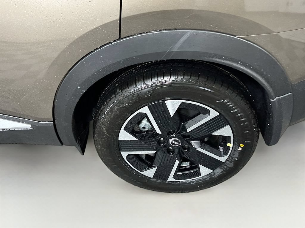 New 2026 Nissan Kicks SV w/ Cold Weather Package AWD/4WD image 23