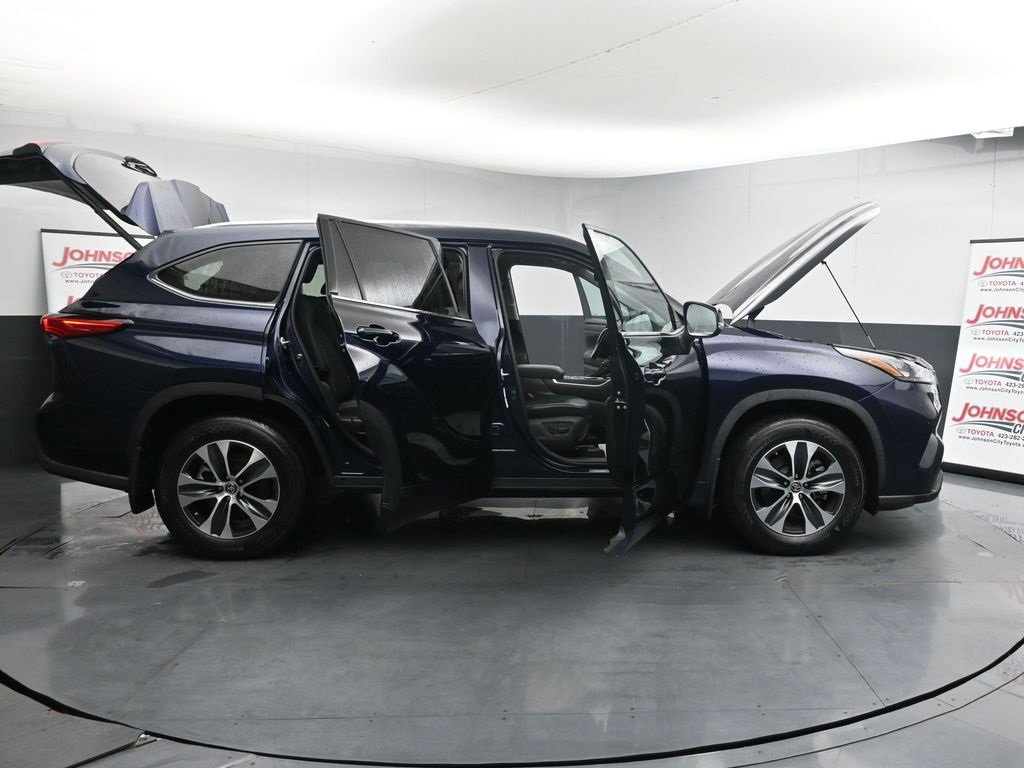 Used 2020 Toyota Highlander XLE image 44