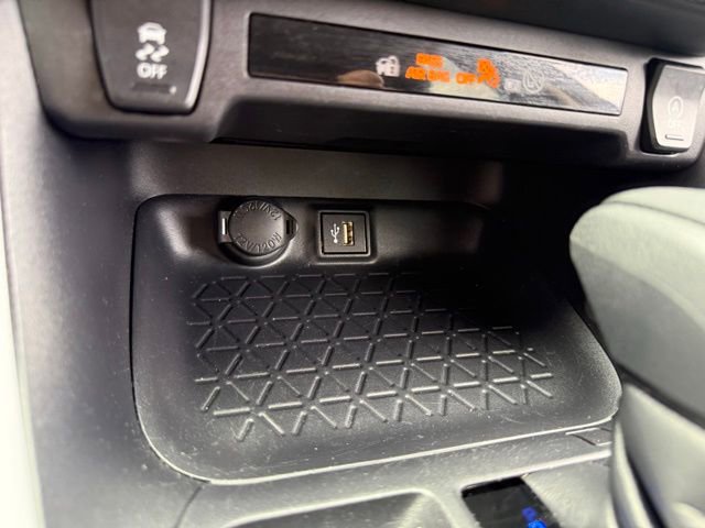 Used 2025 Toyota RAV4 XLE AWD/4WD image 18