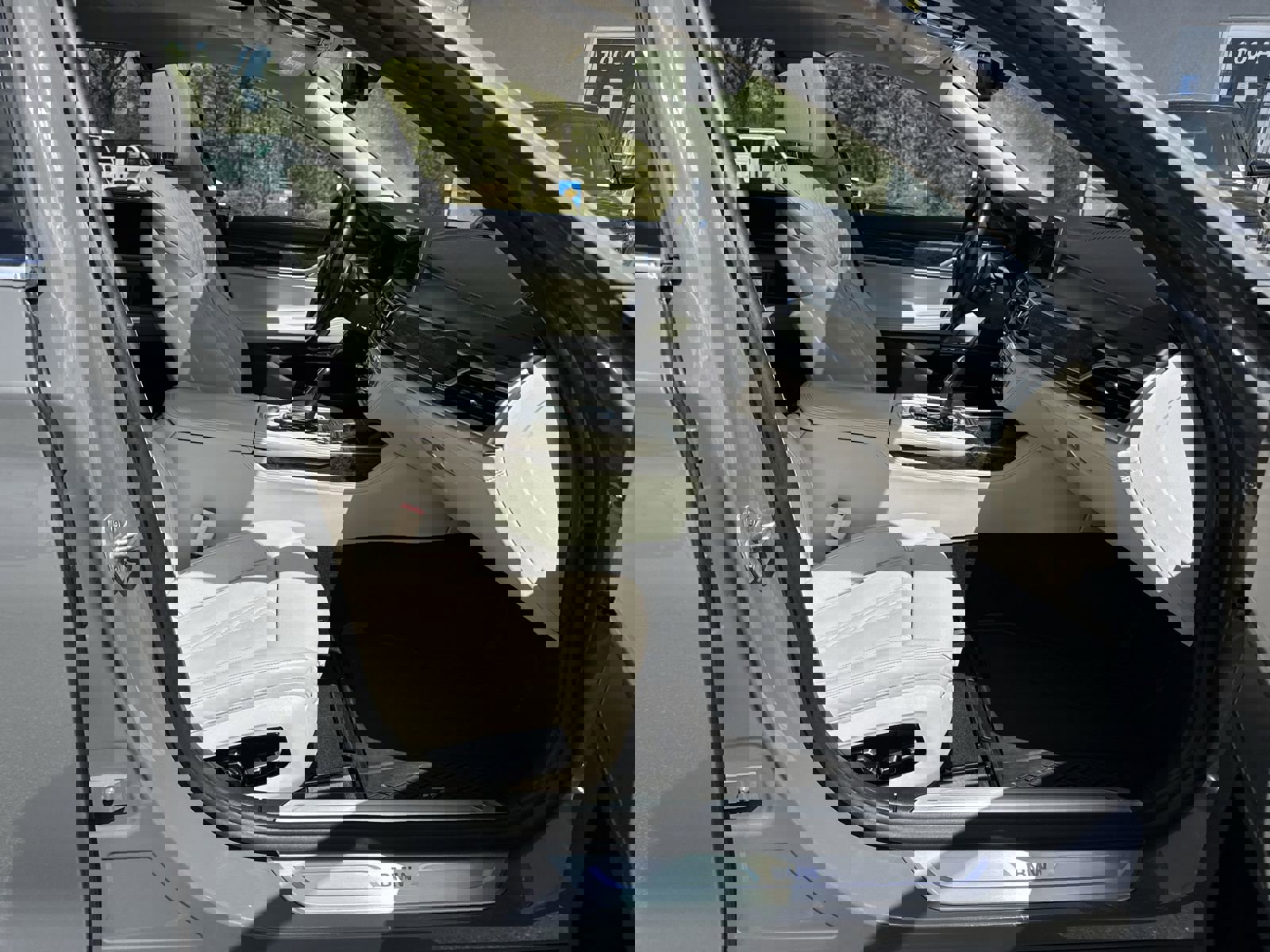 Used 2022 BMW 740i w/ Premium Package image 33