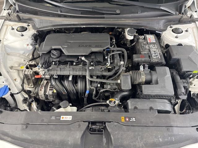 Used 2024 Hyundai Elantra Limited FWD image 17
